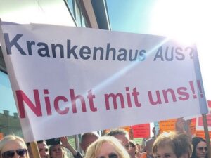 Stille Kundgebung gegen die Schließung des LK Gmünd